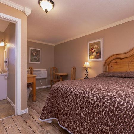 Country Inn Motel Фредериксберг Экстерьер фото